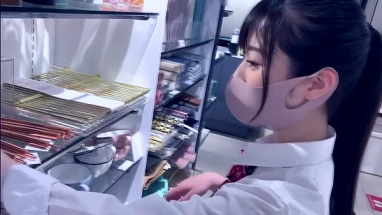 Gonzo sex with JK, a petite and cute honor student. The body of beautiful breasts and nice ass is erotic. Squirting by hand man. Insertion sex in doggy style. Japanese amateur teen porn.　https://bit.ly/3IjIUX0