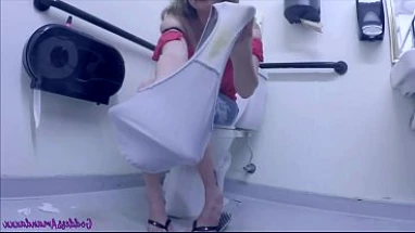 Peeing in Toilets & Masturbating in Pantyhose